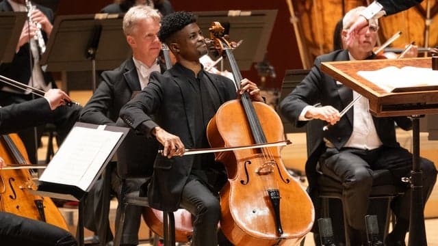 Elliott Plays Tchaikovsky